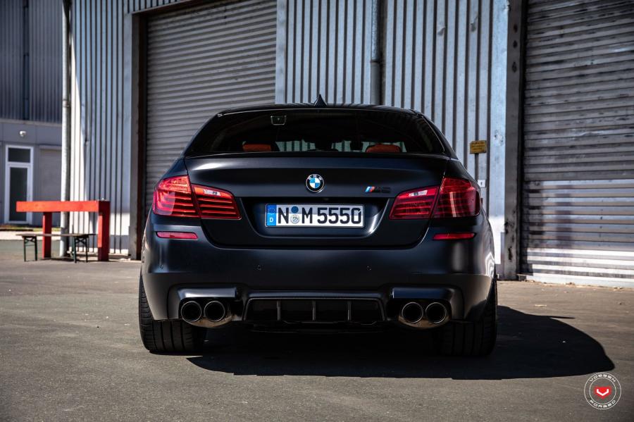  BMW M5 on Vossen Wheels (M-X2) 2019 года  (фото 3 из 25)